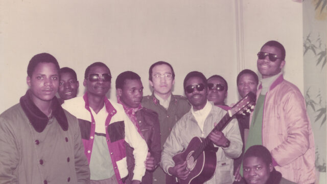 为外国军队学员画速写